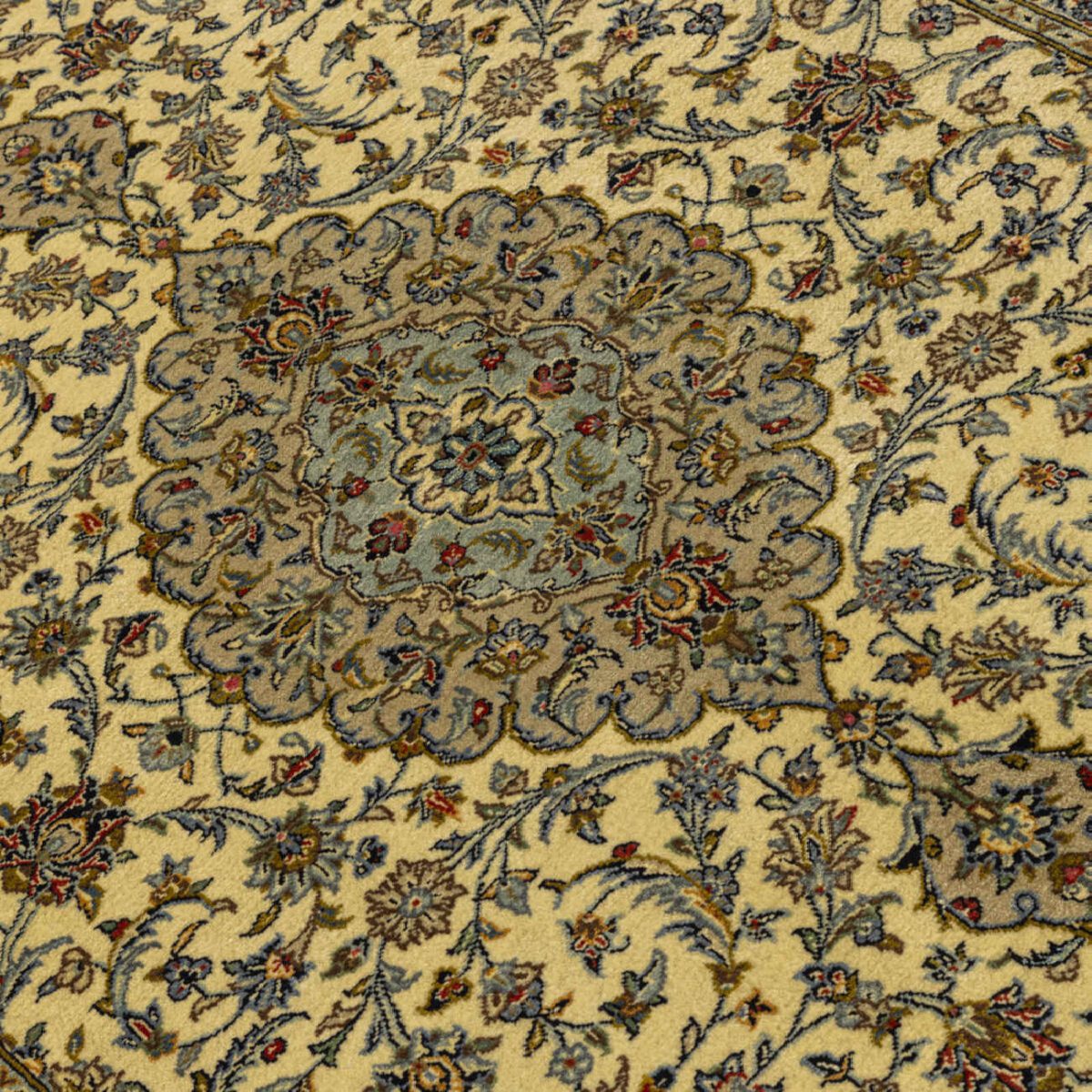 Price and Buy Authentic Persian Carpet with Cotton & Wool Hand-Knotted Lachak Toranj - Image 6
