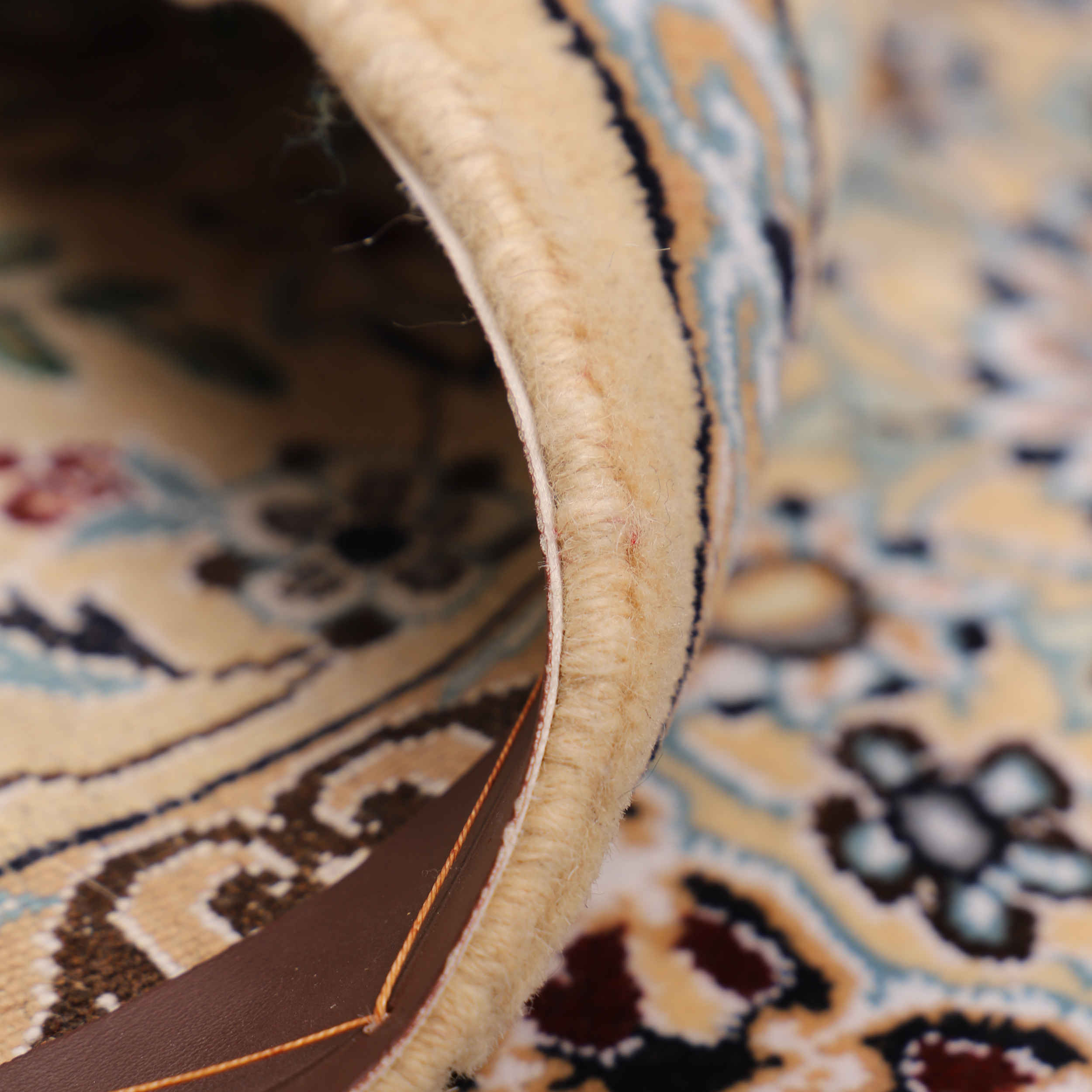 Price and Buy Original Persian Carpet with Wool Hand-Knotted in Isfahan Lachak Toranj - Image 5