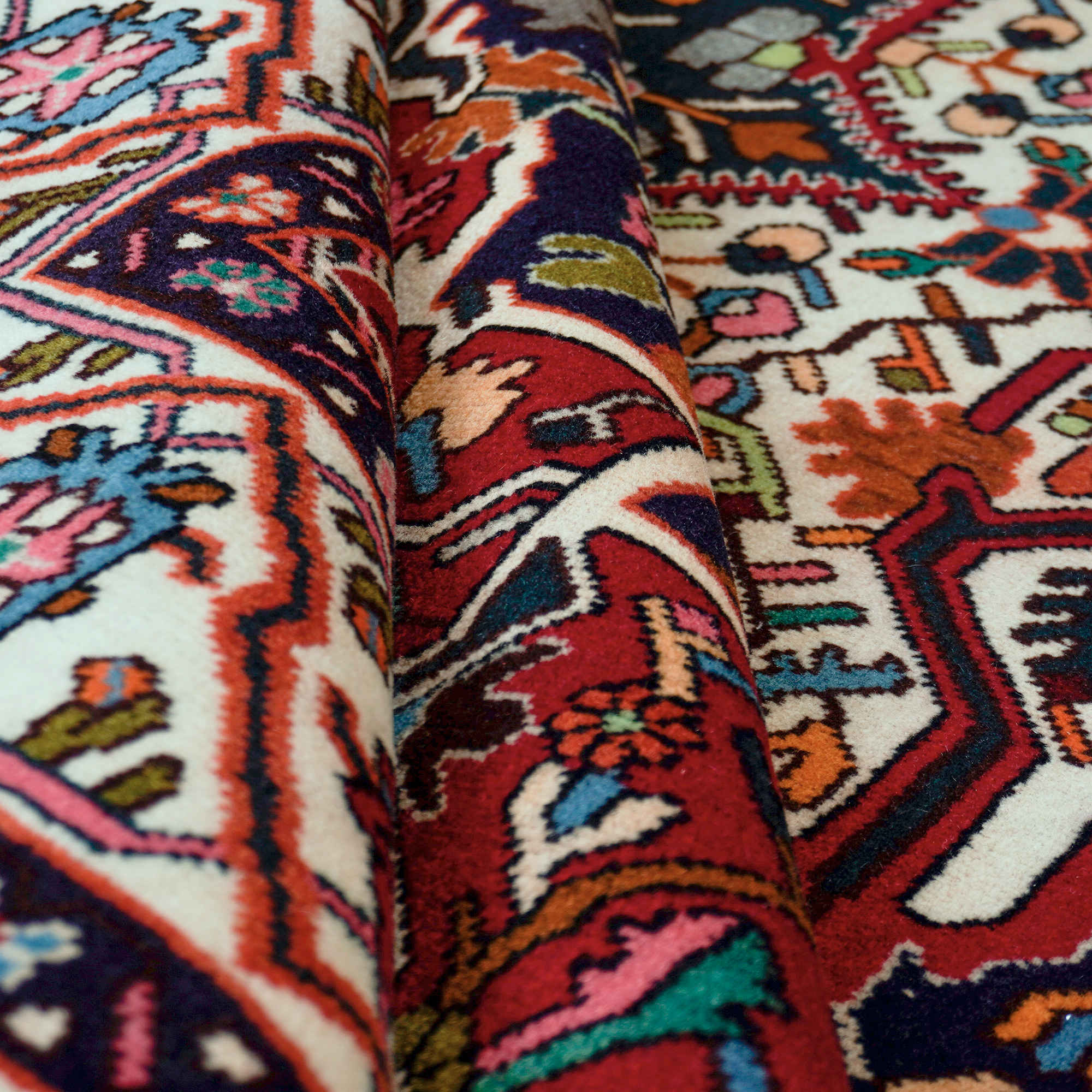 Price and Buy Persian Wool Carpet Hand-Knotted in Chaharmahal & Bakhtiari Heriz - Image 4