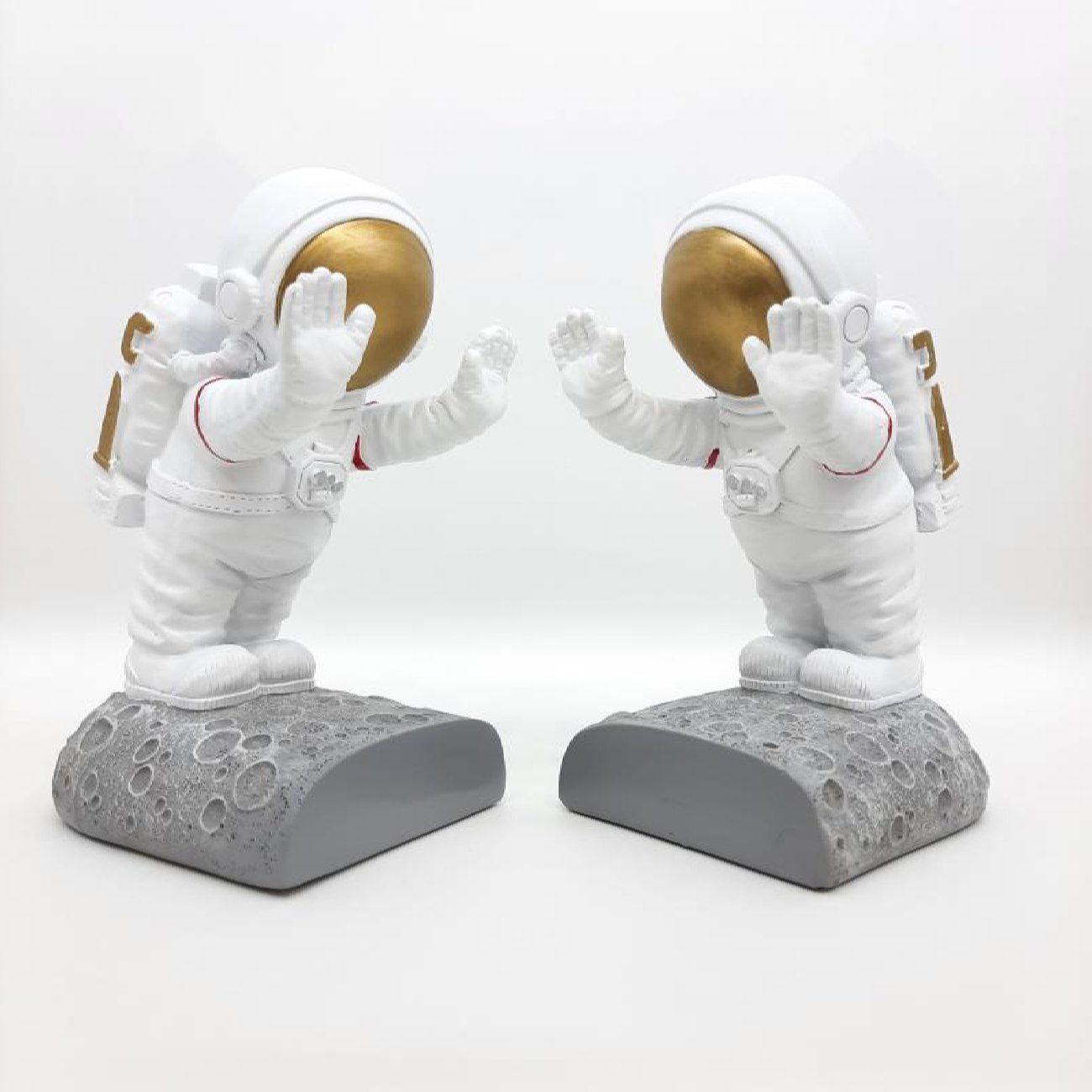 Price and Buy Astronaut Design Polyester Sculpture Bookend – Fun for Youthful Spaces - Image 3