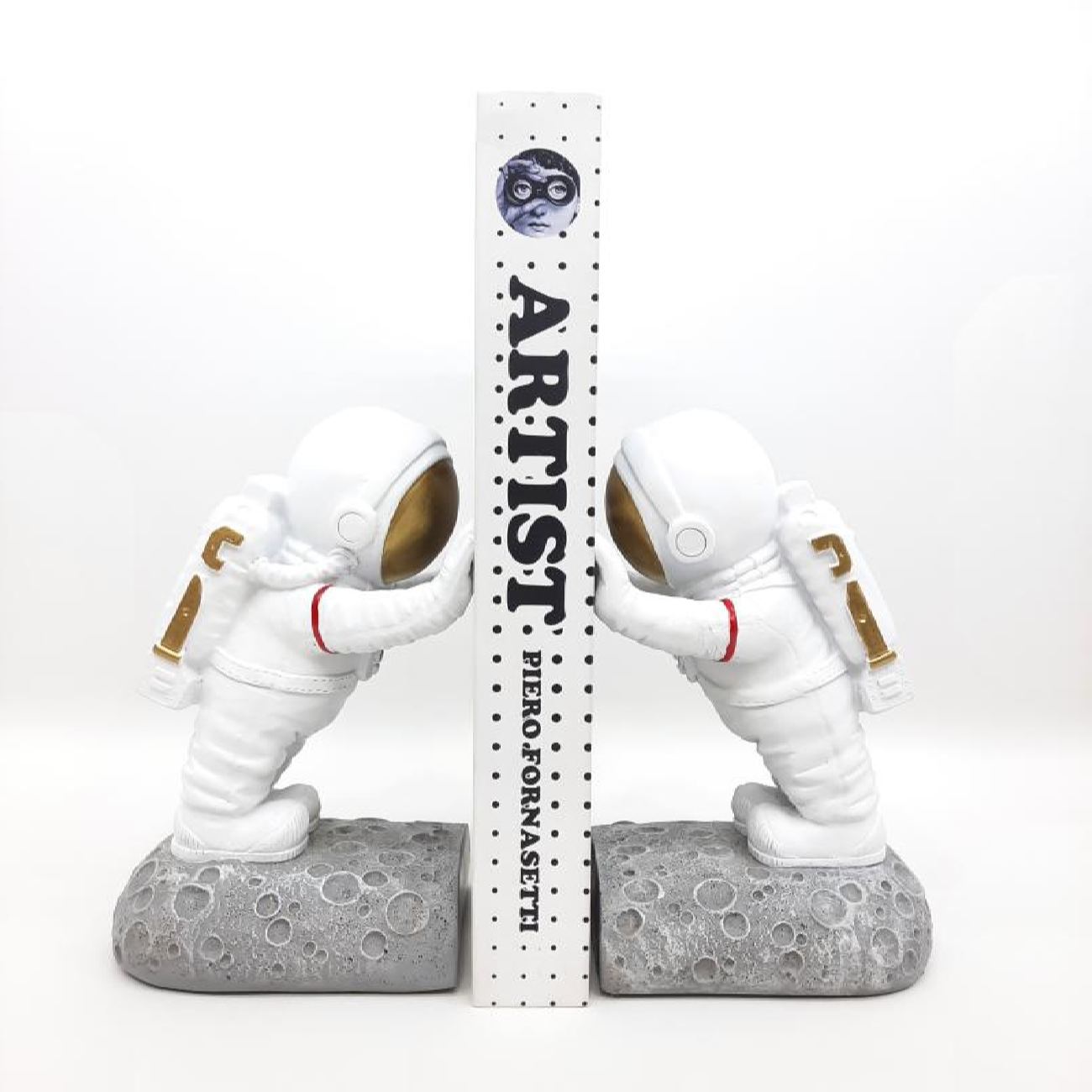 Price and Buy Astronaut Design Polyester Sculpture Bookend – Fun for Youthful Spaces - Image 4