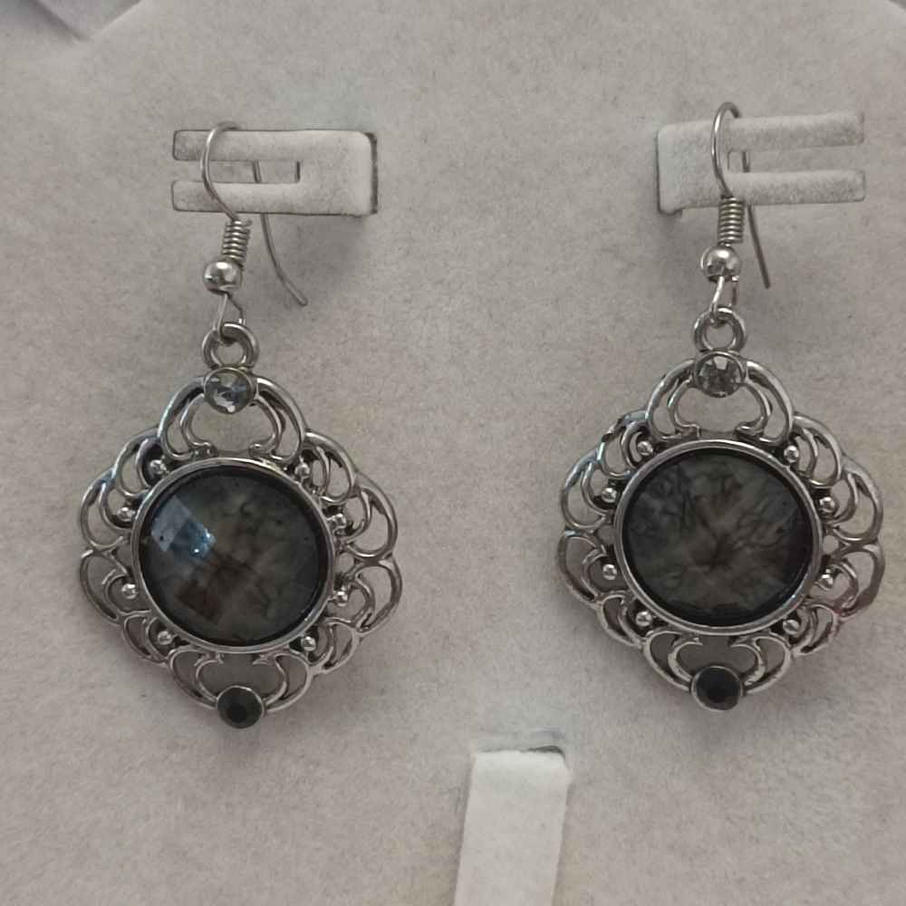 Price and Buy Dangle Metal Earrings with Traditional Style Niloofar - Image 3