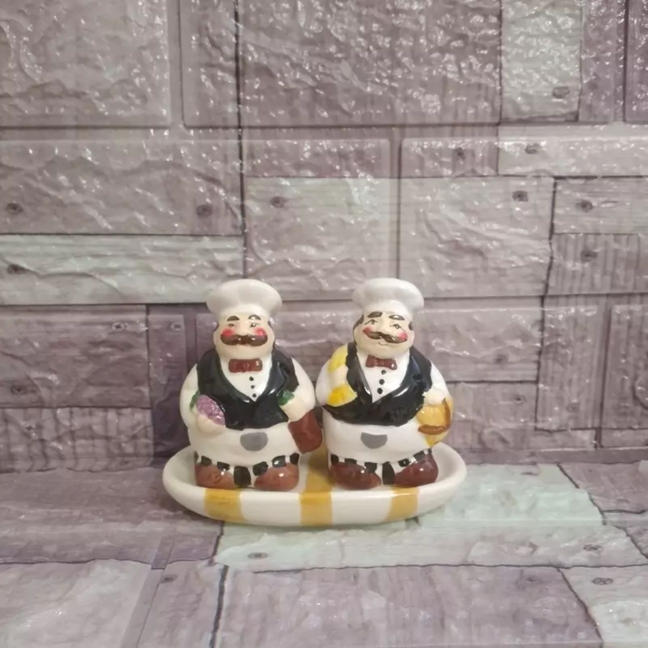 Price and Buy Elegant Ceramic Shakers for Salt & Pepper Chef Design – Functional and Beautiful_69020ebe8c45b.jpeg Price and Buy Elegant Ceramic Shakers for Salt & Pepper Chef Design – Functional and Beautiful - Image 1