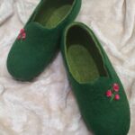 Price and Buy Emerald Wool Felt Slippers with Hand-Stitched Rose Pattern - Image 3