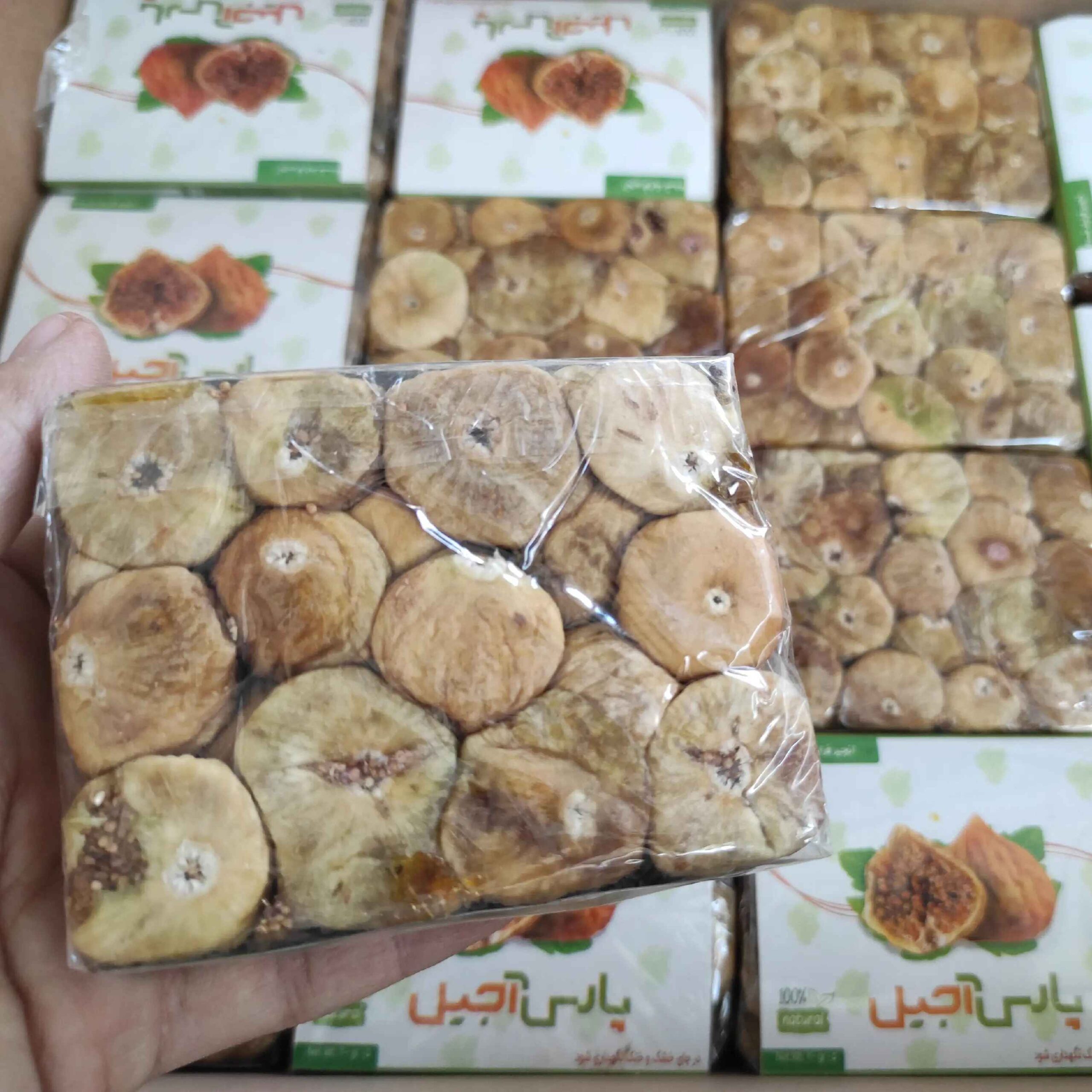 Price and Buy Iranian Semi-Dried Figs from Estahban – 500 grams - Image 3