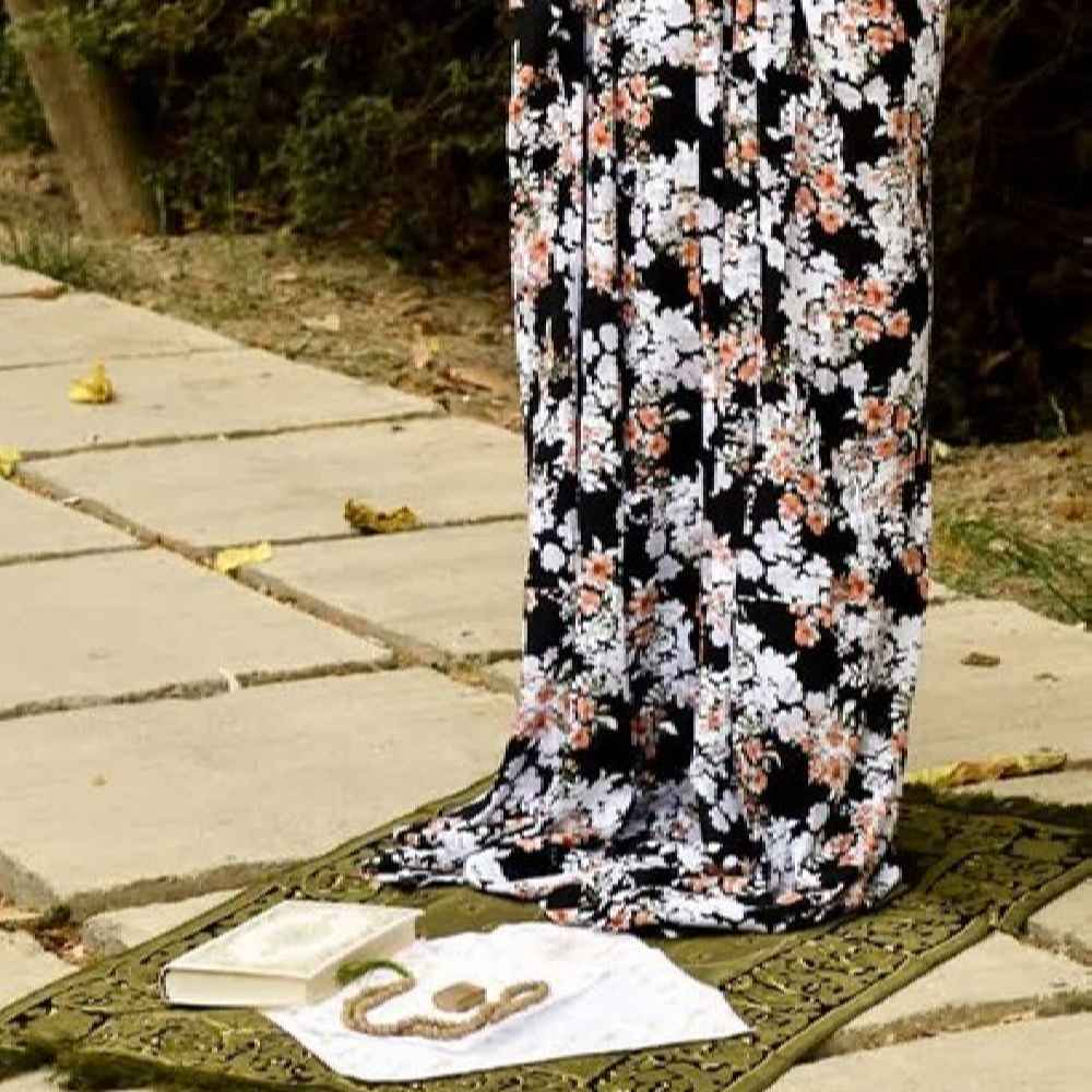 Price and Buy Islamic Namaz Chador with Sleeves for Women Ideal for Praying – Floral Pattern Zara - Image 4