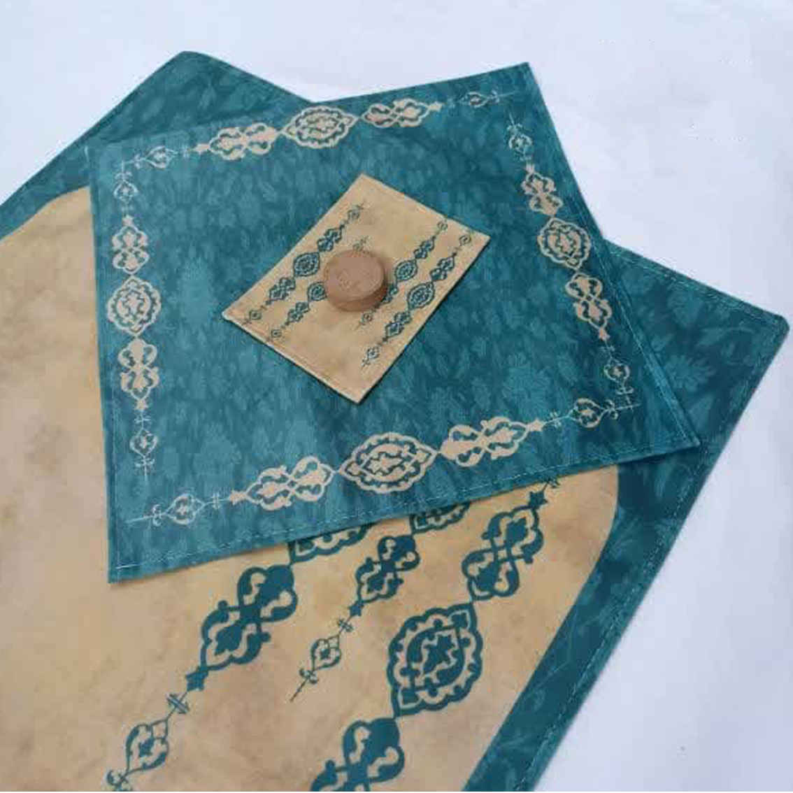 Price and Buy Islamic Prayer Mat Velvet Sajadah Lightweight with Eslimi Design - Image 3