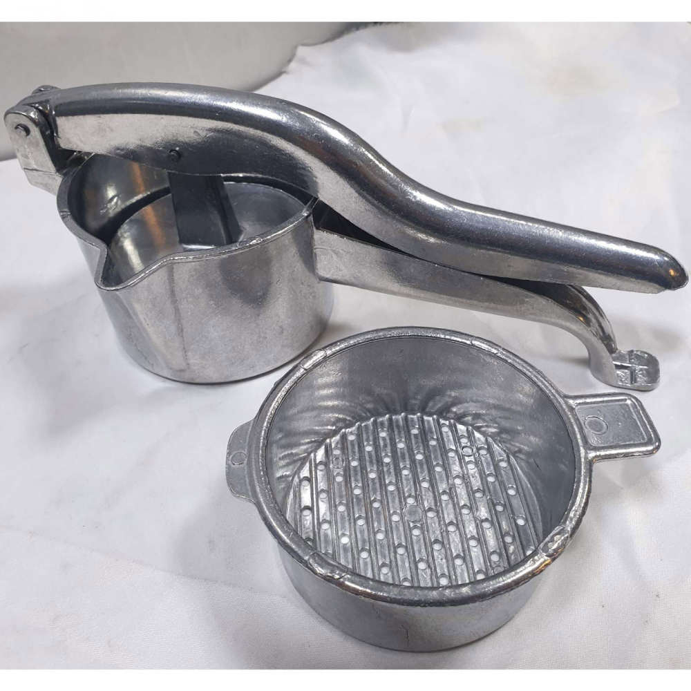 Price and Buy Manual Pomegranate Juicer – Yalda - Image 3