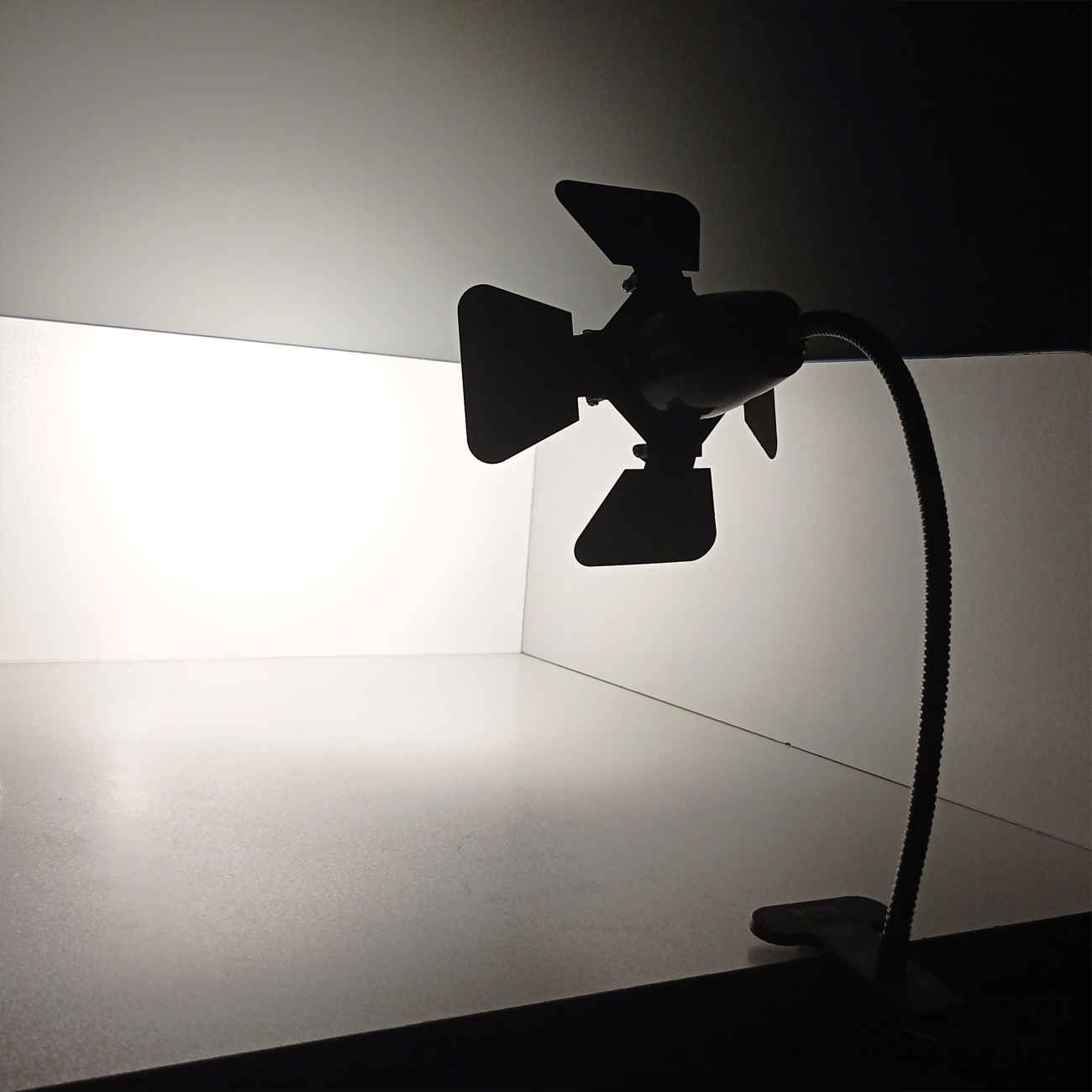 Price and Buy Metal Adjustable Desk Lamp – Flexible Lamp with Focused Illumination - Image 7