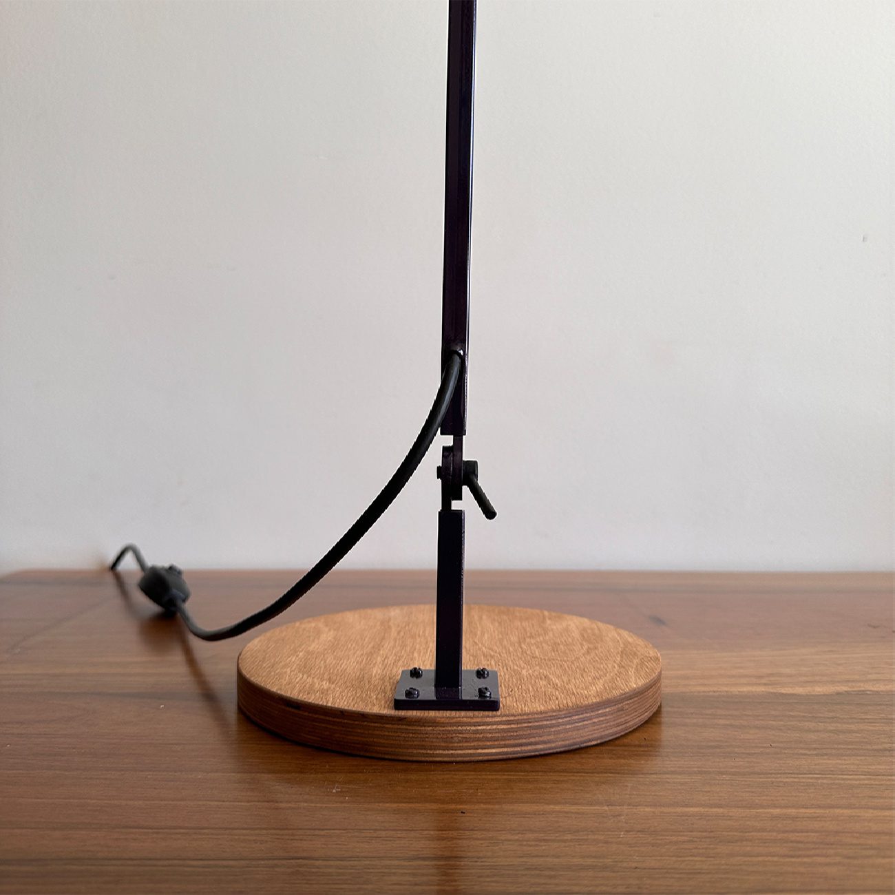 Price and Buy Metal Adjustable Desk Lamp Handcrafted Suitable for Reading - Image 5