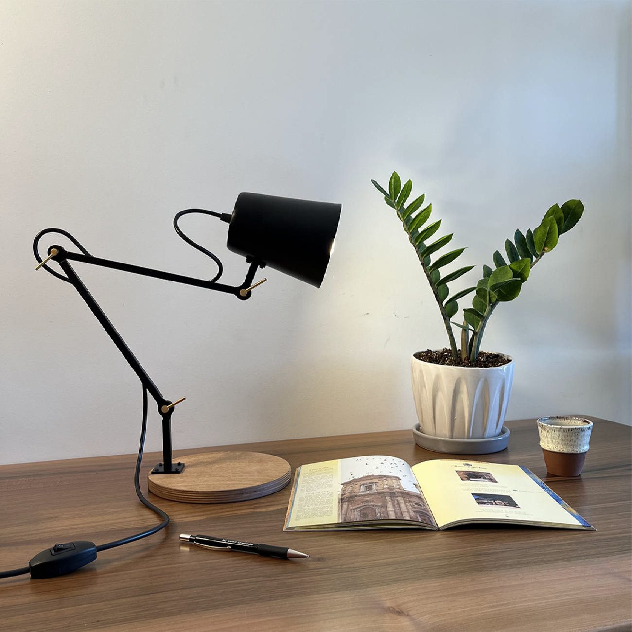Price and Buy Metal Adjustable Desk Lamp Handcrafted Suitable for Reading - Image 7
