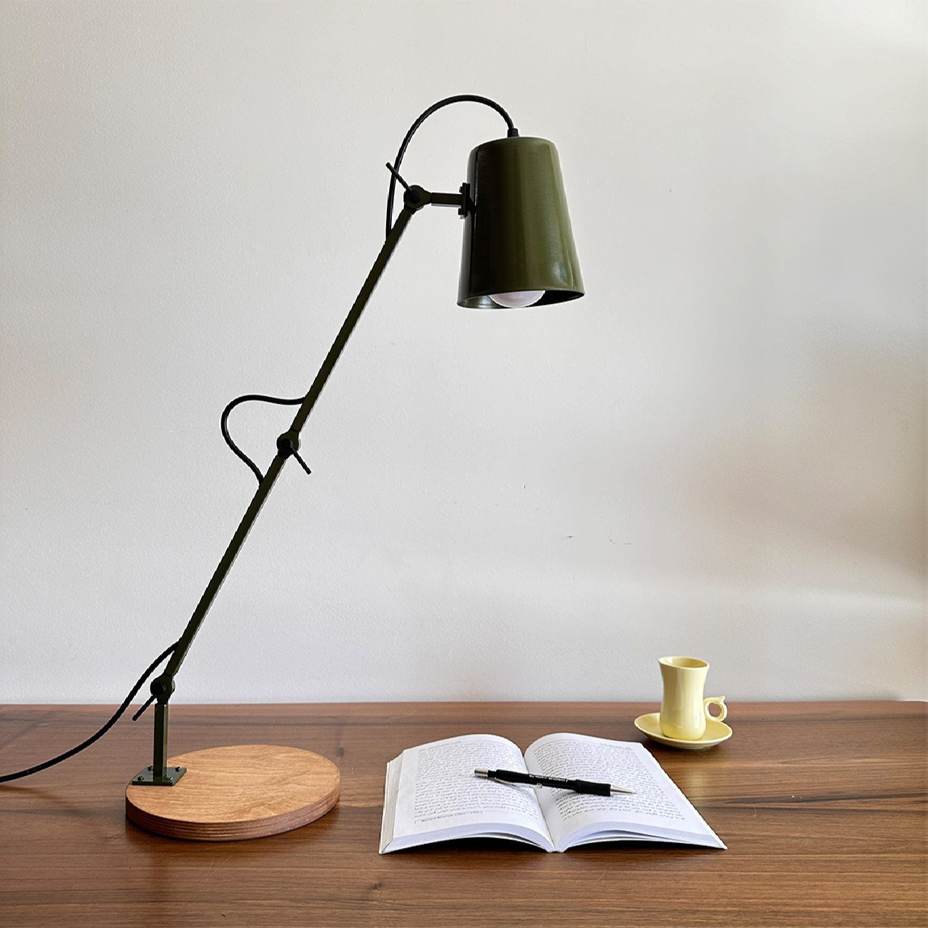 Price and Buy Metal Adjustable Desk Lamp Handcrafted Suitable for Reading - Image 9