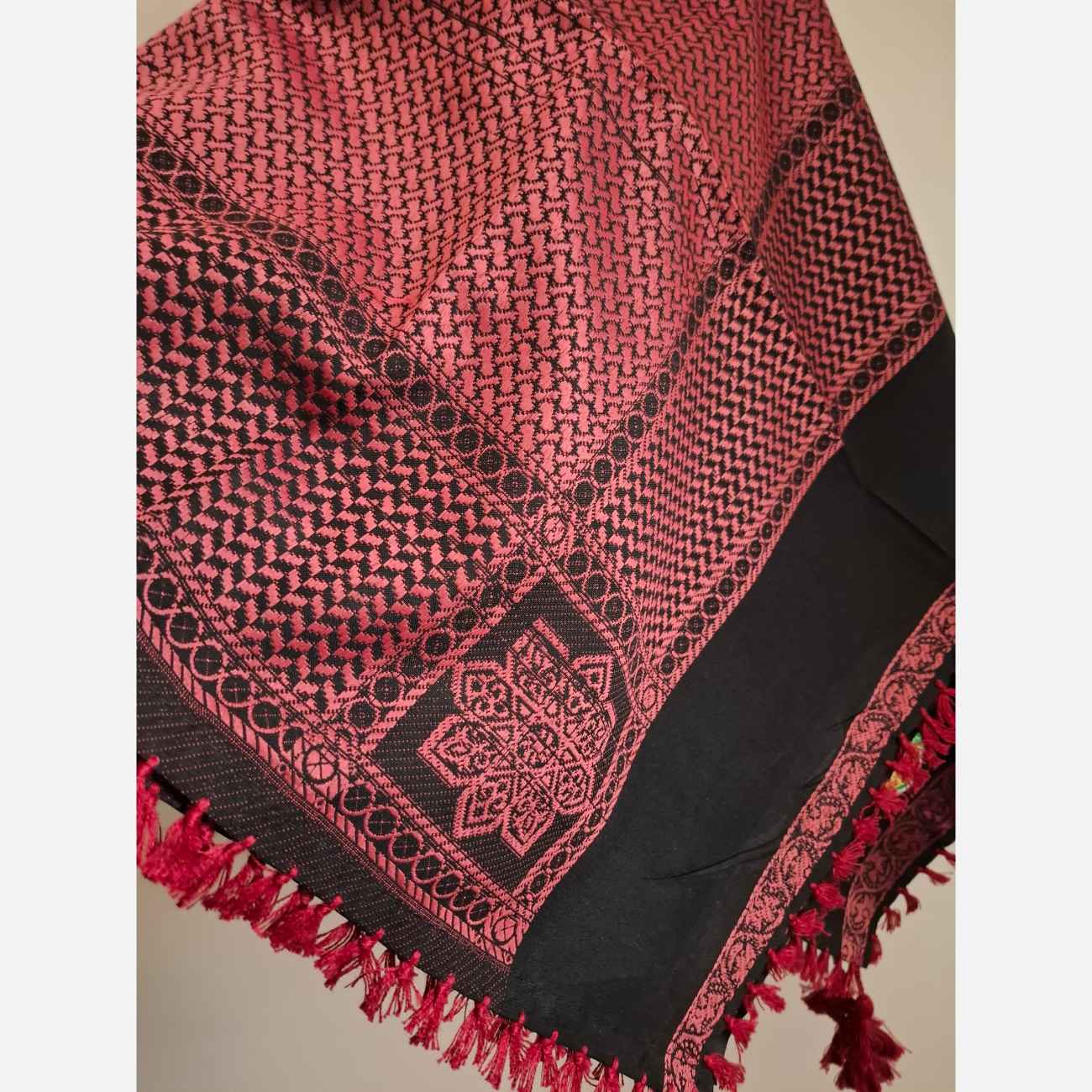 Price and Buy Omani Shemagh Premium – Lightweight & Durable Perfect Gift & Daily Wear_6902e29015820.jpeg Price and Buy Omani Shemagh Premium – Lightweight & Durable Perfect Gift & Daily Wear - Image 1