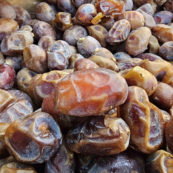 Price and Buy Organic Iranian Halileh Dried Dates – 5000 grams_68fe93eb7b4a5.jpeg Price and Buy Organic Iranian Halileh Dried Dates – 5000 grams