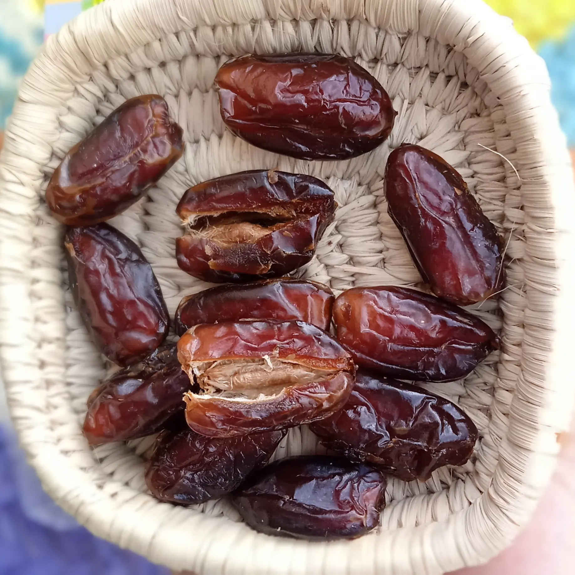 Price and Buy Organic Iranian Shahabi Dried Dates – 1000 grams - Image 3