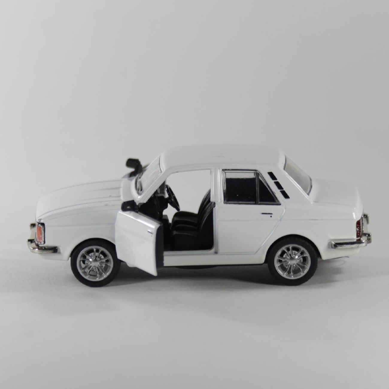 Price and Buy Paykan Iconic Iranian Classic Car in Toy Form – 1966 Hillman Hunter - Image 8