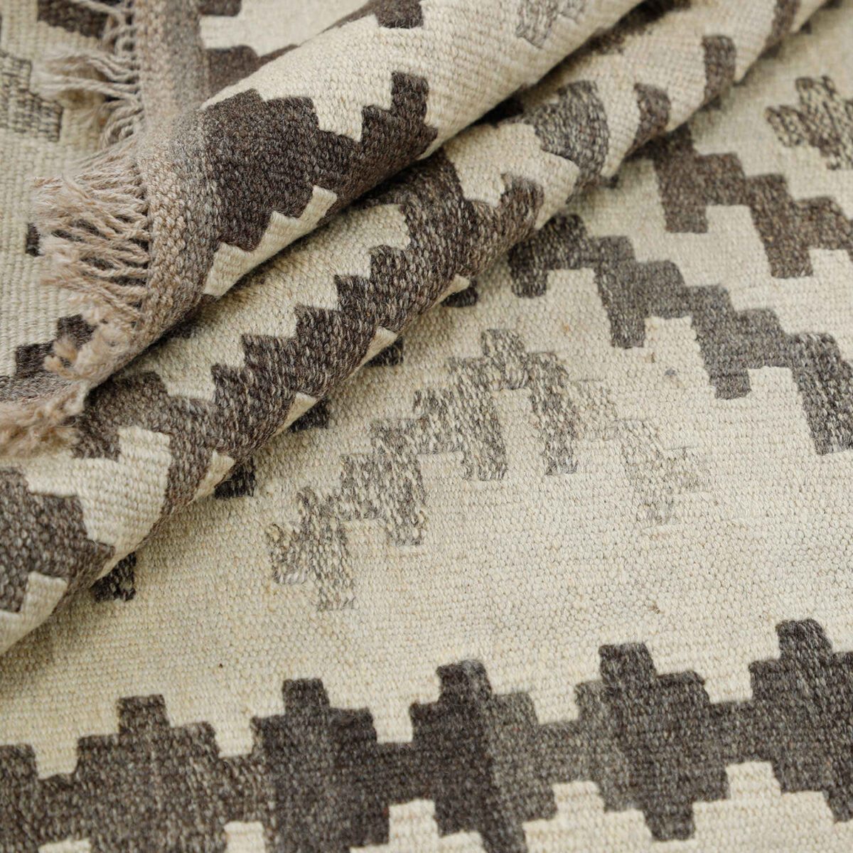 Price and Buy Persian Wool Kilim Rug Handwoven in Fars Qashqai Geometric - Image 3