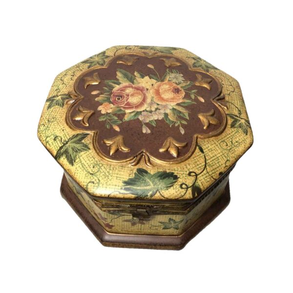 Price and Buy Porcelain Jewelry Box Handcrafted With Cream Vintage Style_68fe04c5c7e1c.jpeg Price and Buy Porcelain Jewelry Box Handcrafted With Cream Vintage Style