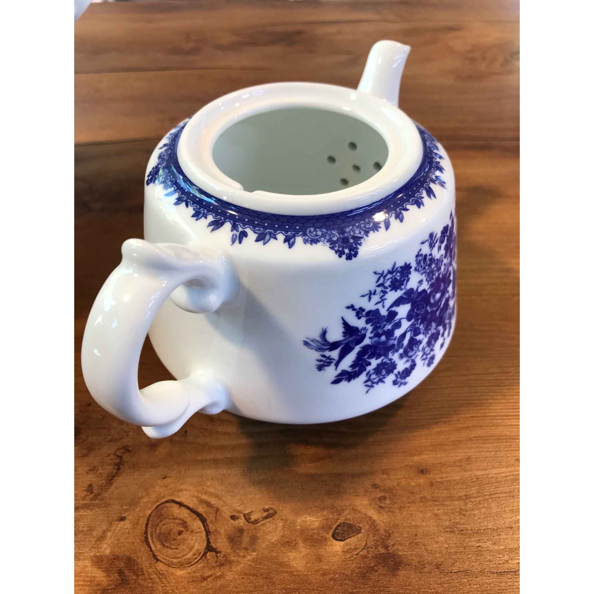 Price and Buy Porcelain Serving Teapot in White with Floral Motif Farimah - Image 4