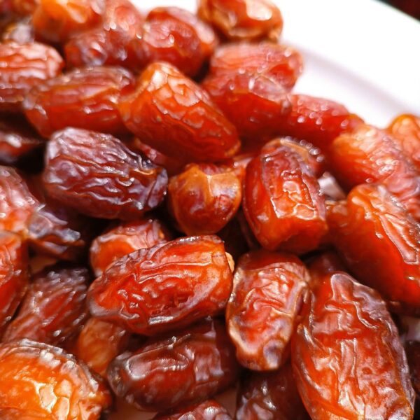 Price and Buy Premium Iranian Semi-Dried Barhi Dates from Khuzestan – 1000 grams_68fe935f58c13.jpeg Price and Buy Premium Iranian Semi-Dried Barhi Dates from Khuzestan – 1000 grams
