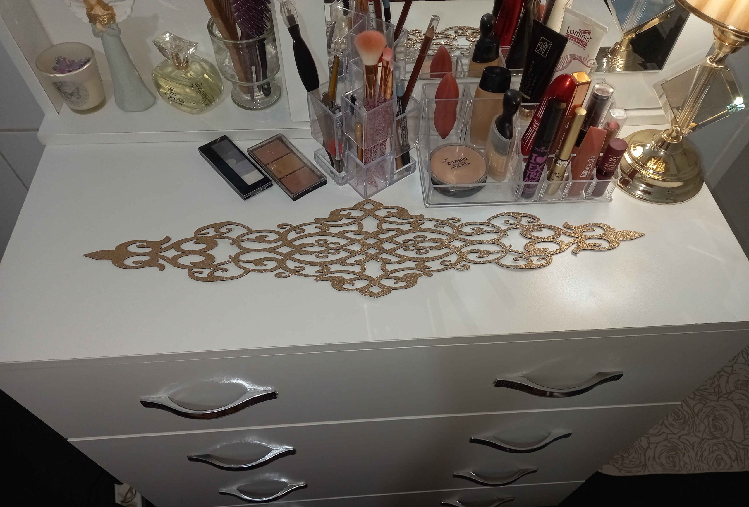 Price and Buy Table Runner Faux Leather with Delicate Glitter Design - Image 5
