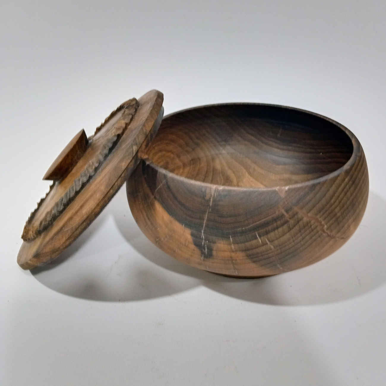Price and Buy Wooden Candy Bowl – A Versatile and Sustainable Addition for Your Home’s Entertaining Needs - Image 3